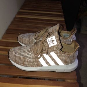 Brand Never Worn Size 3 Kid Adidas